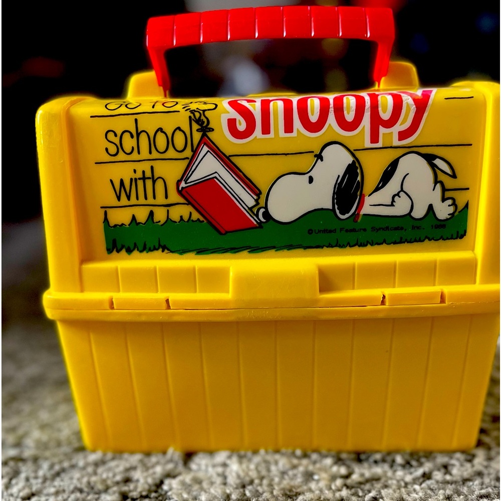VINTAGE Thermos Go To School with Snoopy Peanuts Lunchbox W/ Drink Thermos